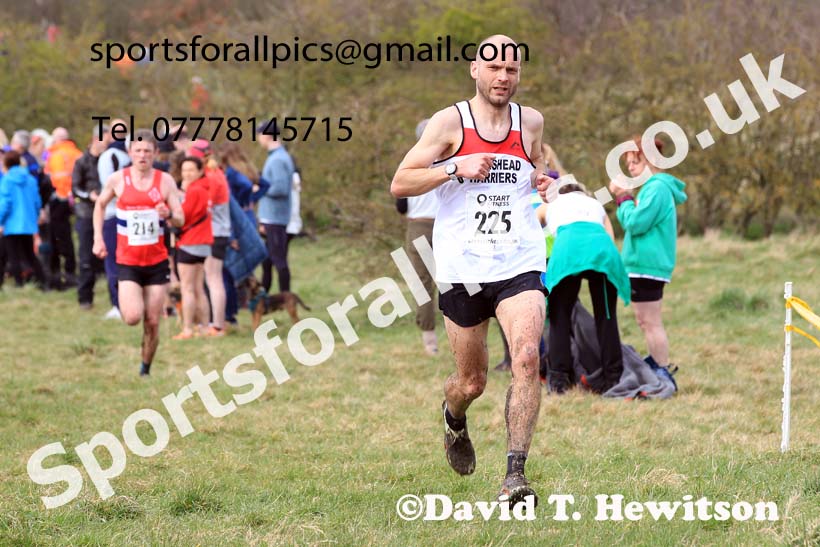 Men 35 to 60 in the 2023 BMAF Cross Country Champs., Wallsend. Photo: David T. Hewitson/Sports for All Pics